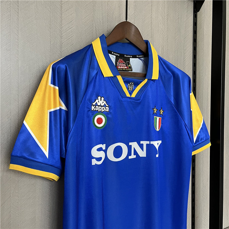 Maglie storiche da trasferta della Juventus 1995-96 