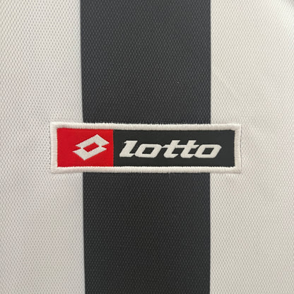 Retro Juventus 01/02 Home Kit