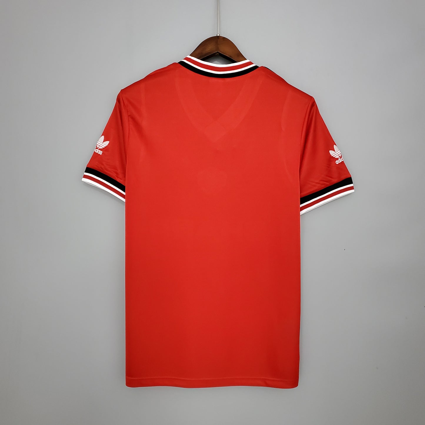 Retro Manchester United 85/86 Home Kit