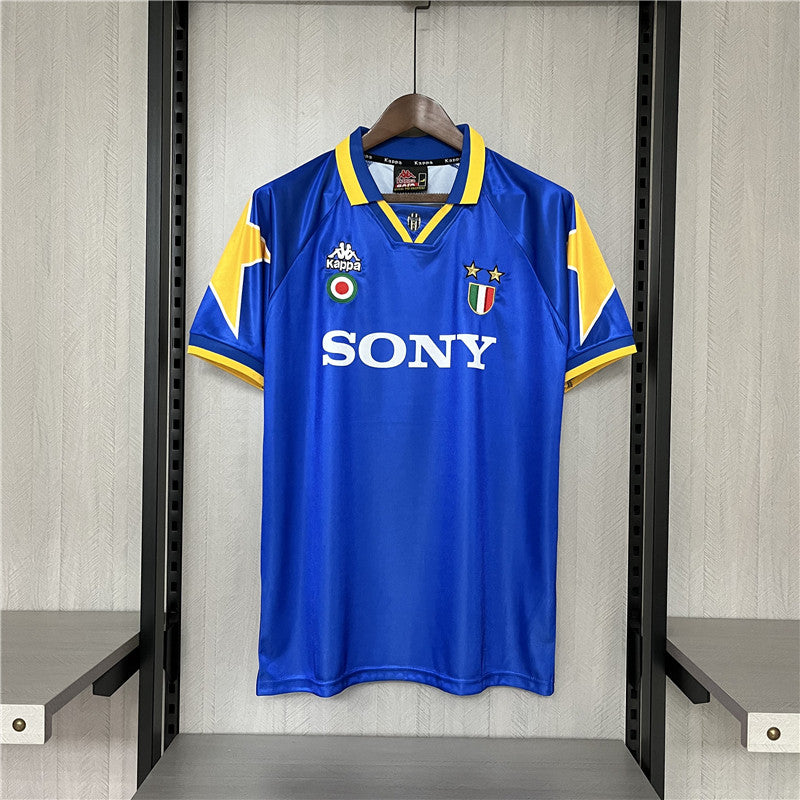 Maglie storiche da trasferta della Juventus 1995-96 