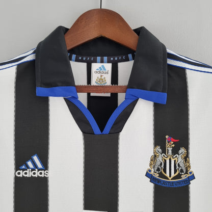 Retro Newcastle United 00/01 Home Kit