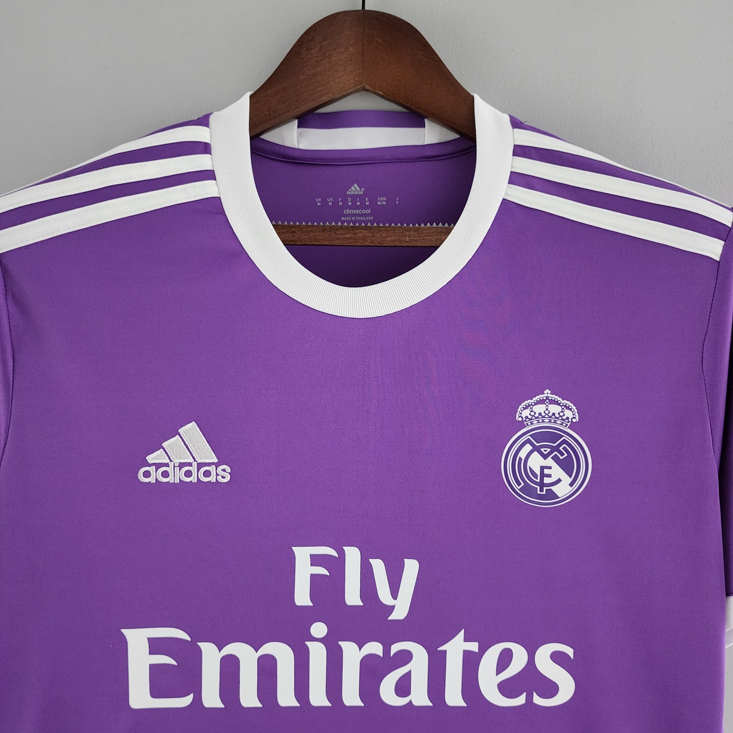 Retro Real Madrid 16/17 Away Kit