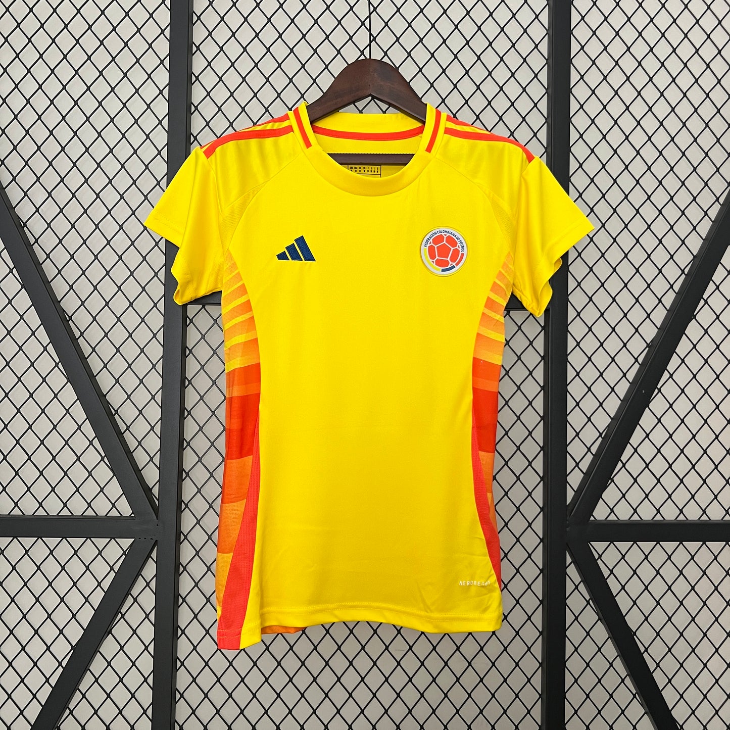 2024 Women's Columbia Home Kit