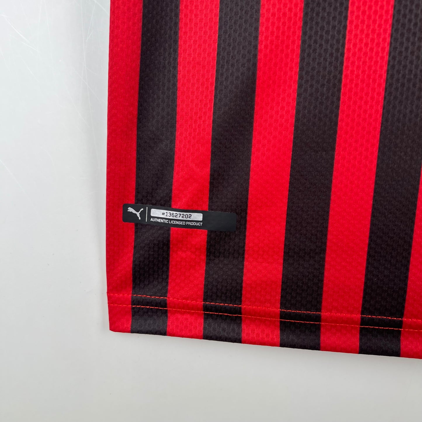 Retro AC Milan 19/20 Home Kit