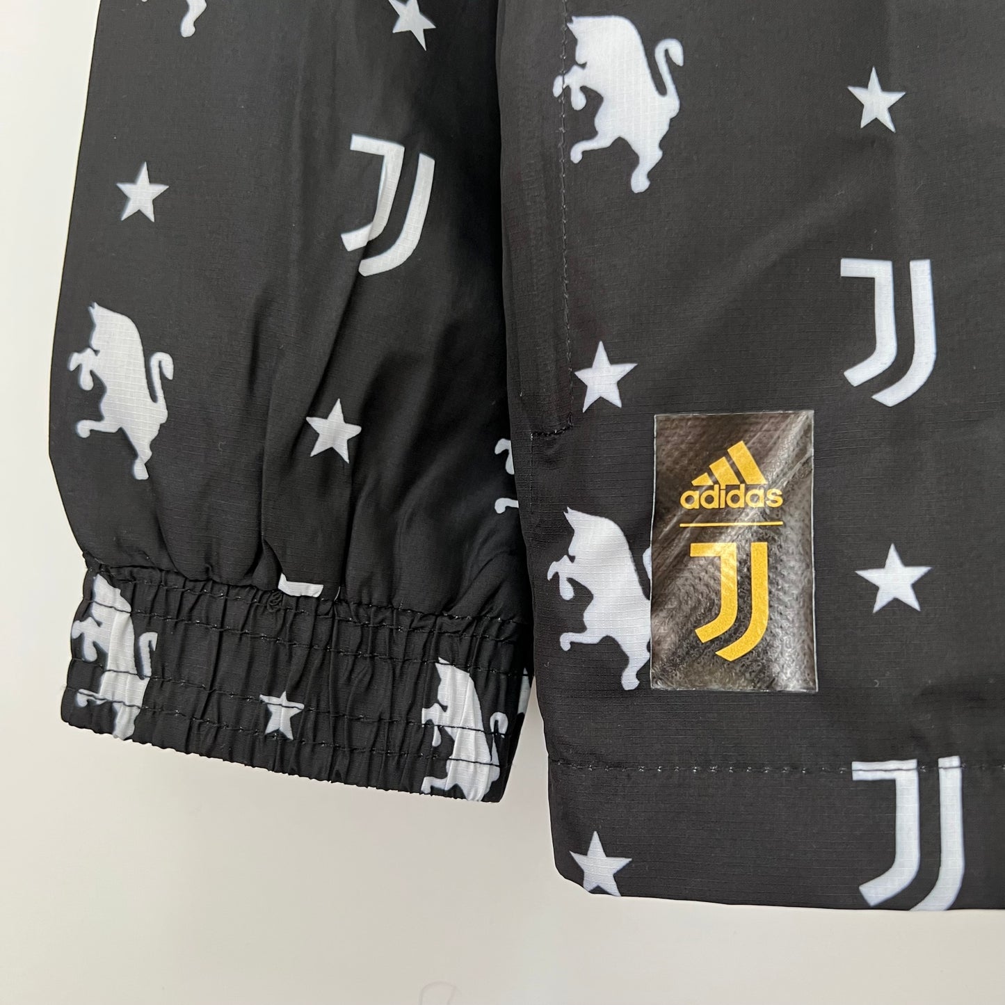 23/24 Windbreaker Juventus Kit
