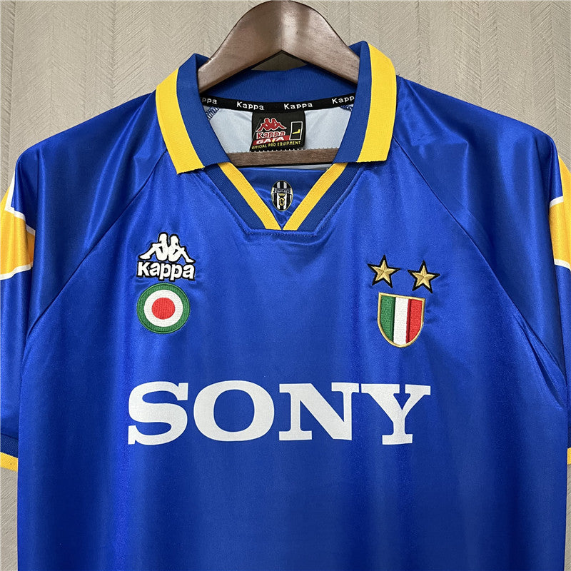 Maglie storiche da trasferta della Juventus 1995-96 