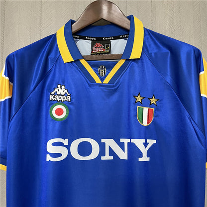 Retro Juventus 1995-96 Away Jerseys Kit