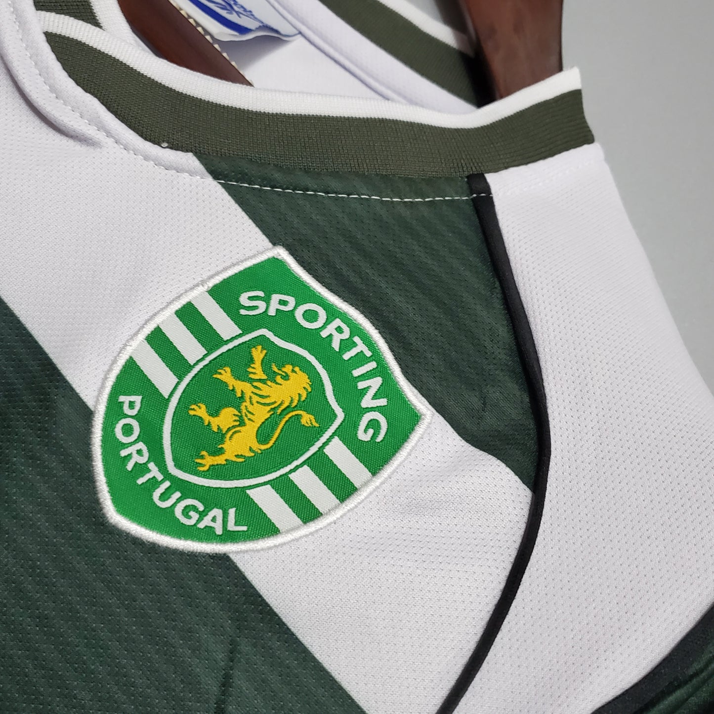 Retro Sporting Lisbon 03/04 Home Kit