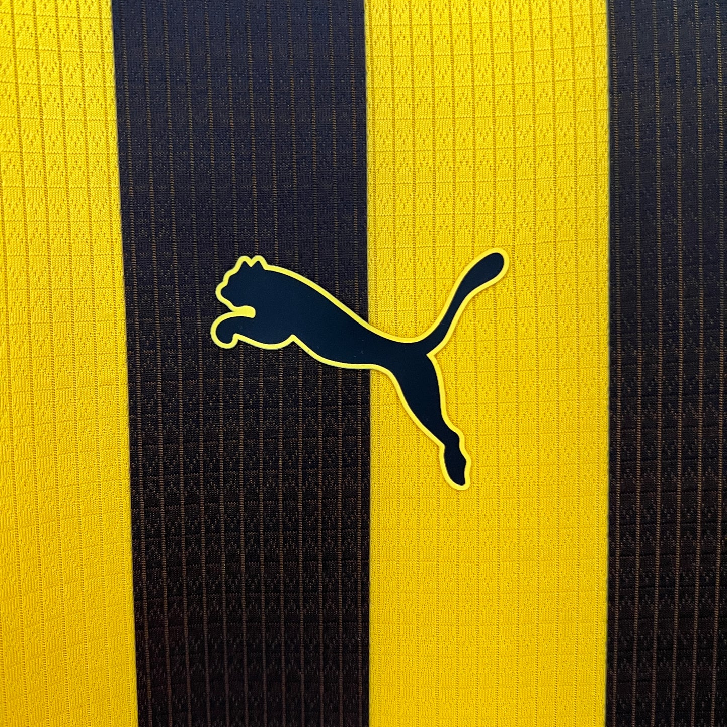 24/25 Peñarol Home Kit