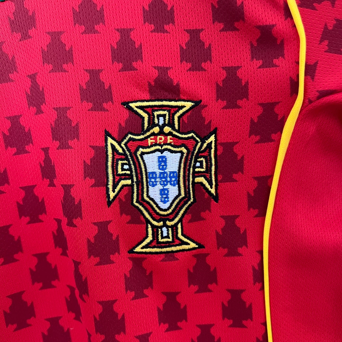 2004 Kids Portugal  Home Kit