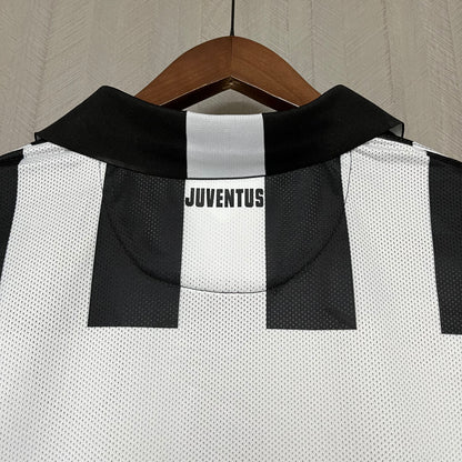 Retro Juventus 2014-15 Home Jerseys Kit