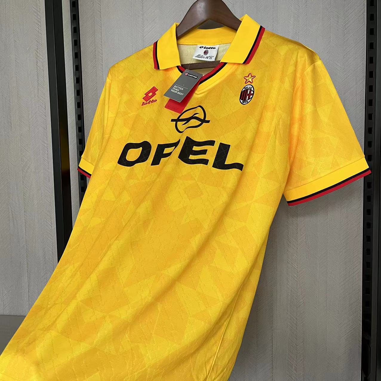 Retro AC Milan 1995-96 IIII Jerseys Kit