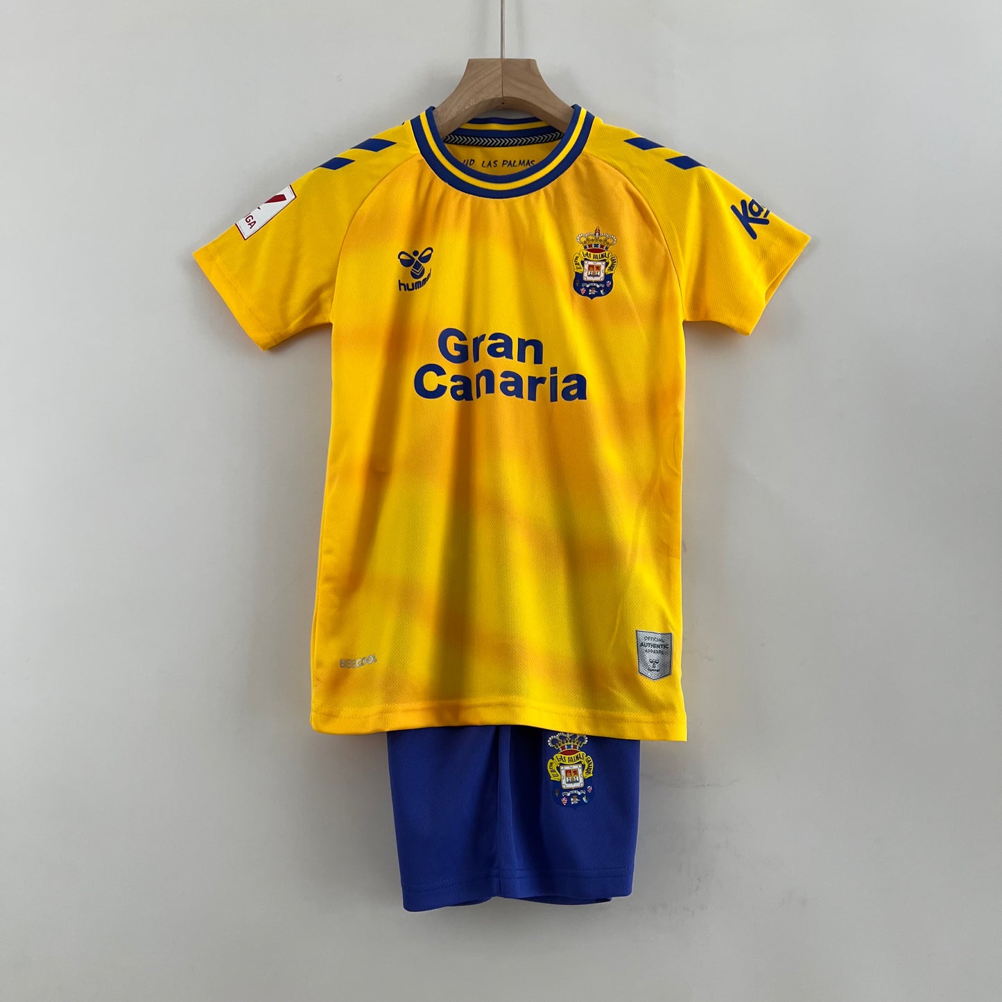 23/24 Kids Las Palmas Home Kit