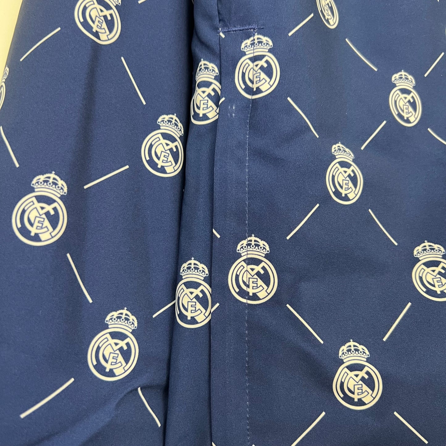 23/24 Windbreaker Real Madrid Kit