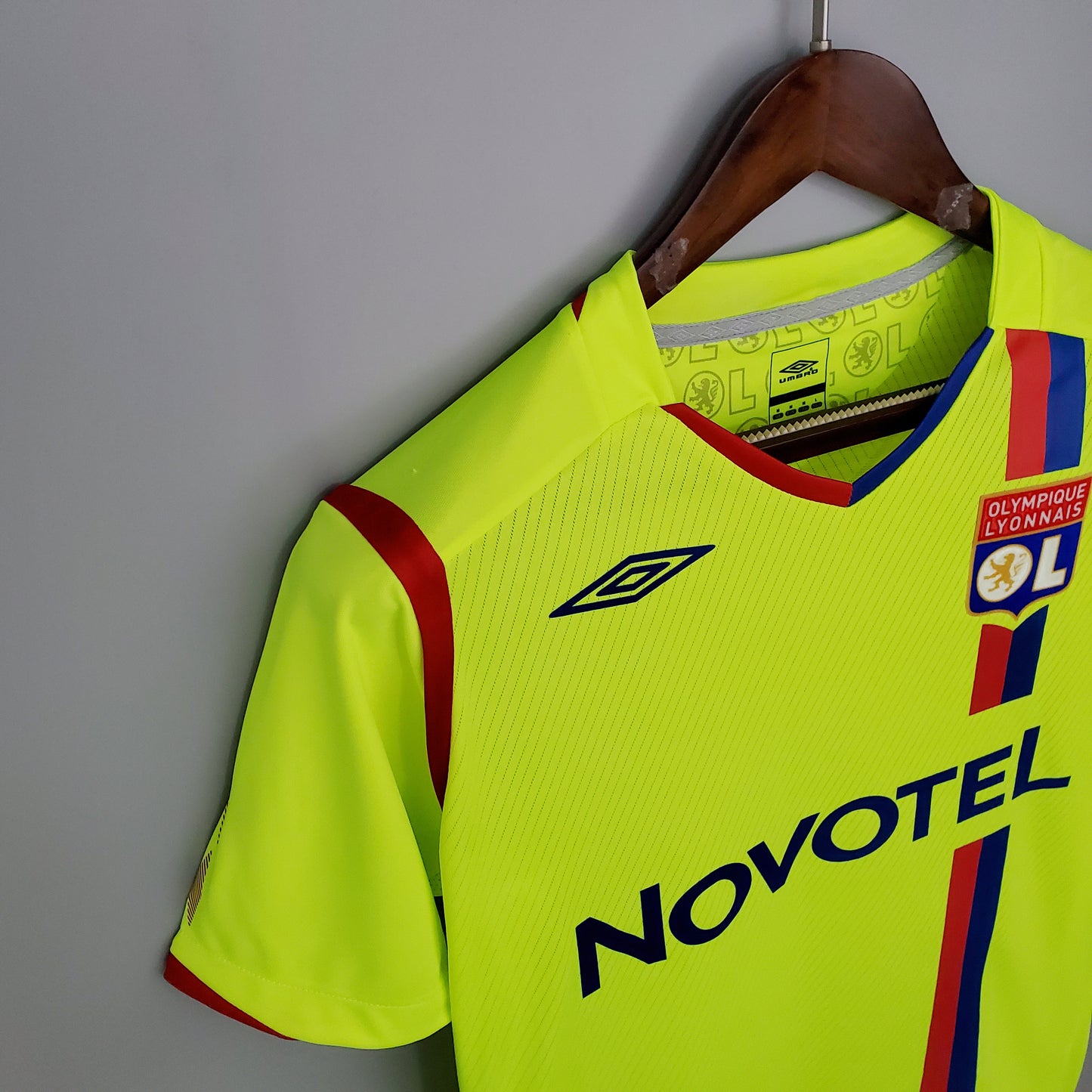 Retro Lyon 08/09 Away Kit