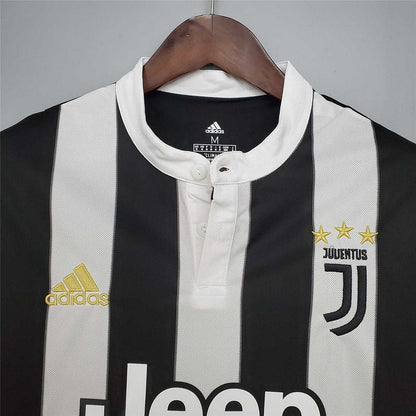 Retro Juventus 17/18 Home Kit
