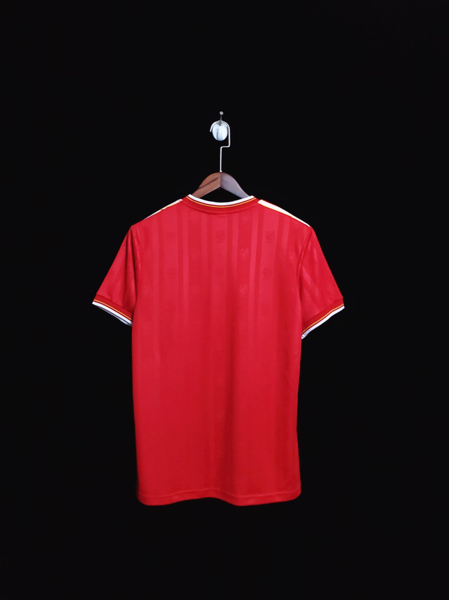 Retro Liverpool 85/86 Home Kit