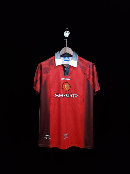 Retro Manchester United 1996 Home Kit