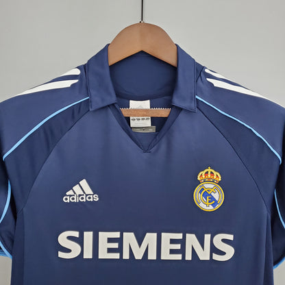 Retro 05/06 Real Madrid Away Kit