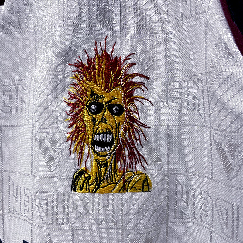 Divisa da trasferta retrò del West Ham Iron Maiden del 1999 