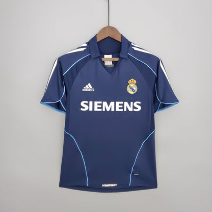 Retro 05/06 Real Madrid Away Kit