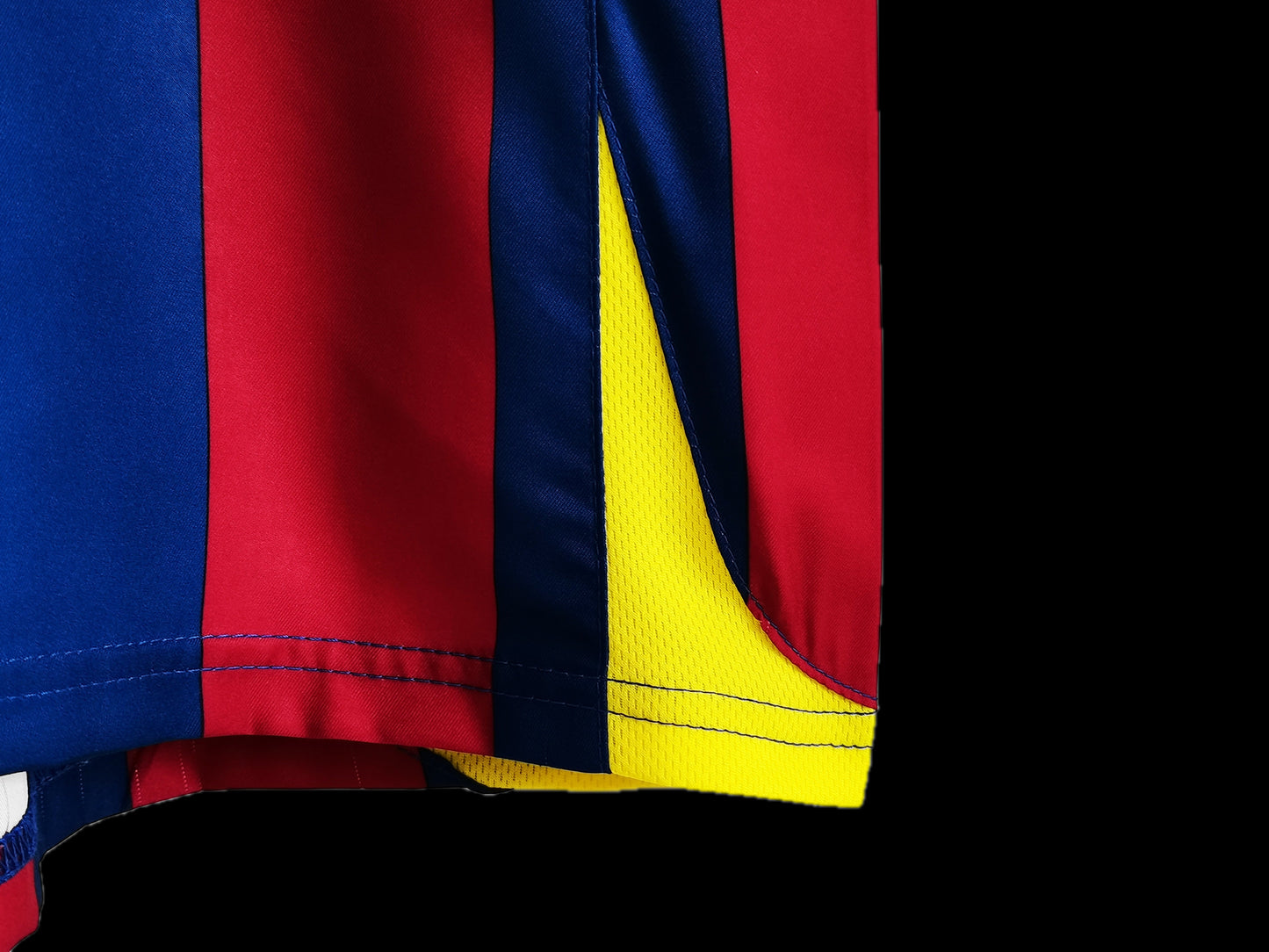 Retro: 2005-06 Barcelona Home Long Sleeve Kit