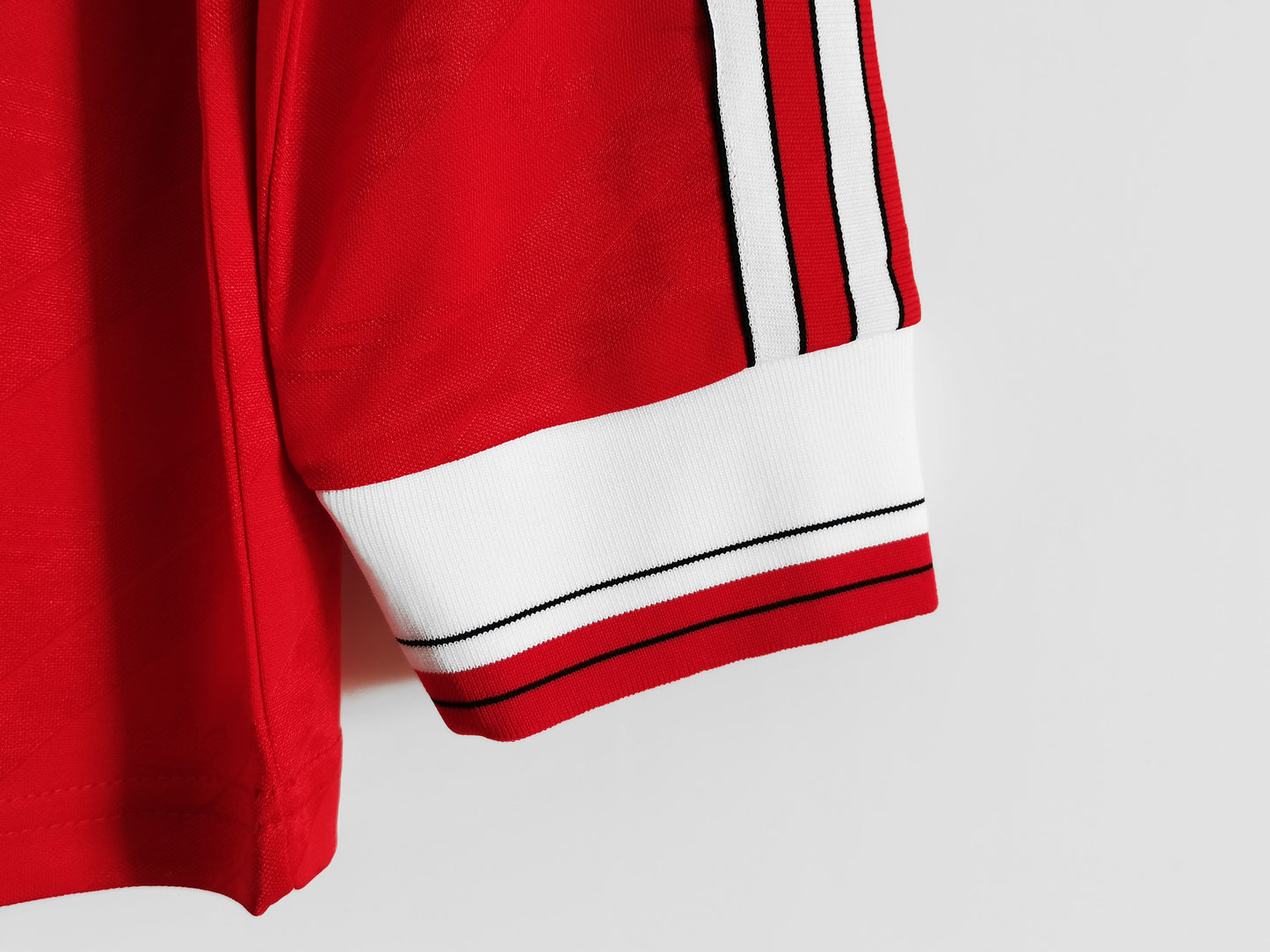 Retro: manica lunga Home del Manchester United 1986 