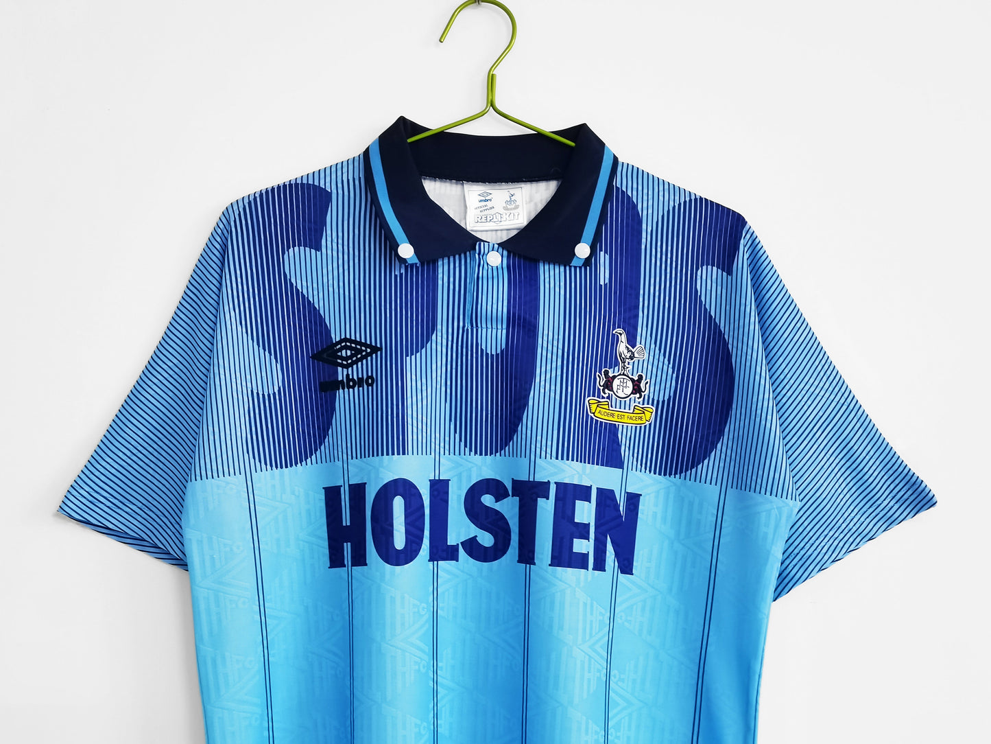 Retro 1993/94 Tottenham Hotspurs Third Kit