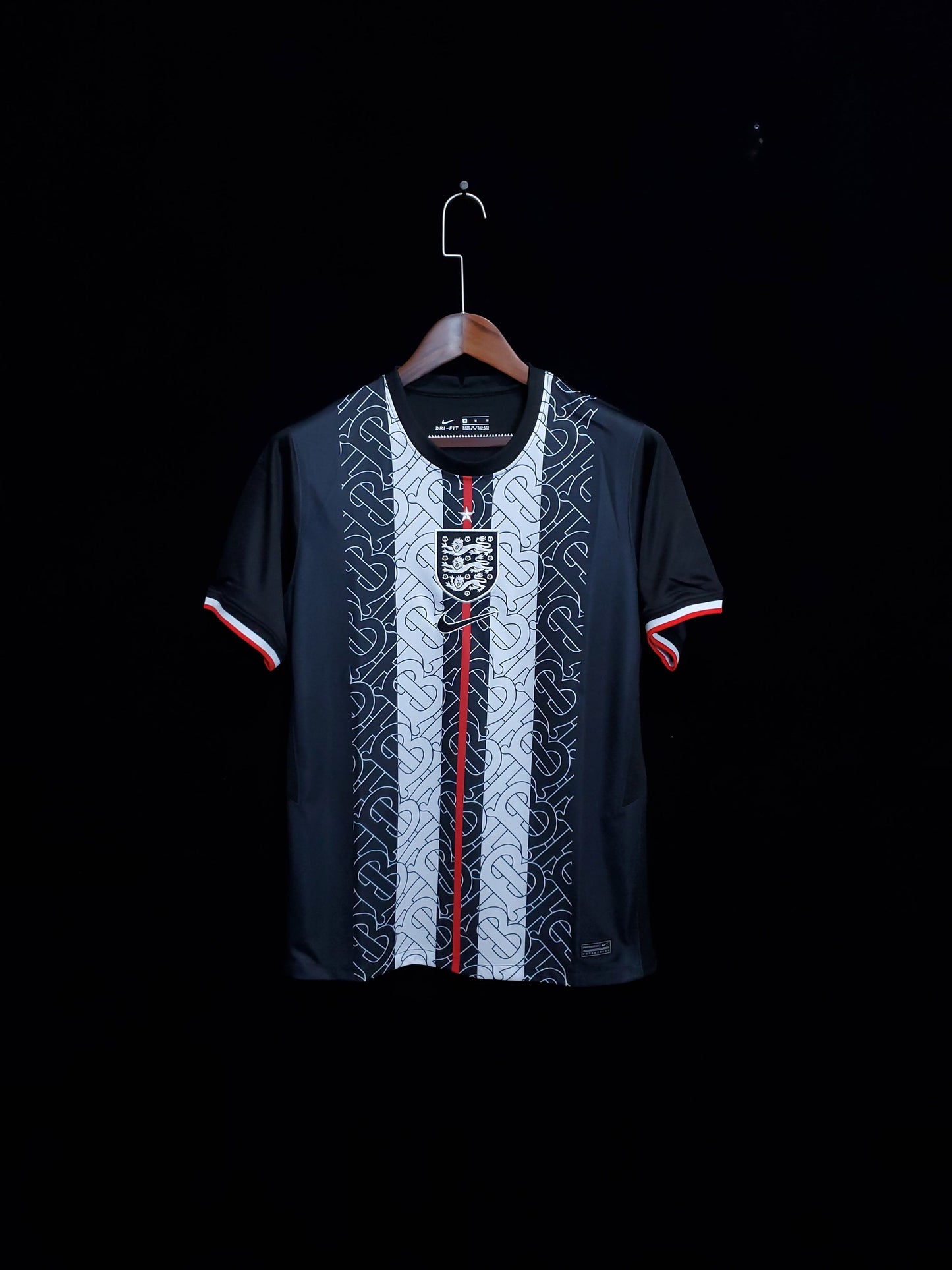 England X Burberry 20/21 Kit