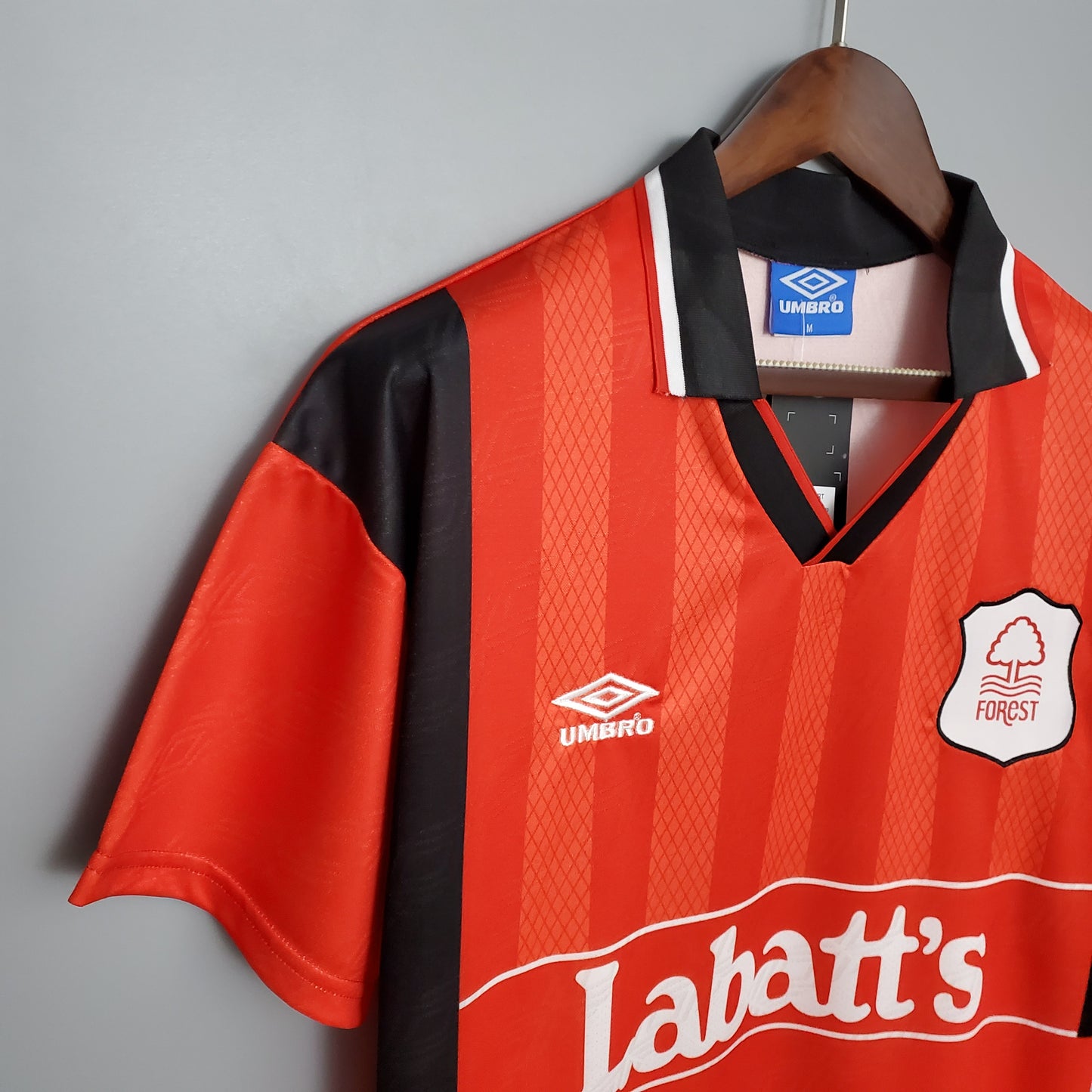 Divisa da casa retrò 94/95 del Nottingham Forest 