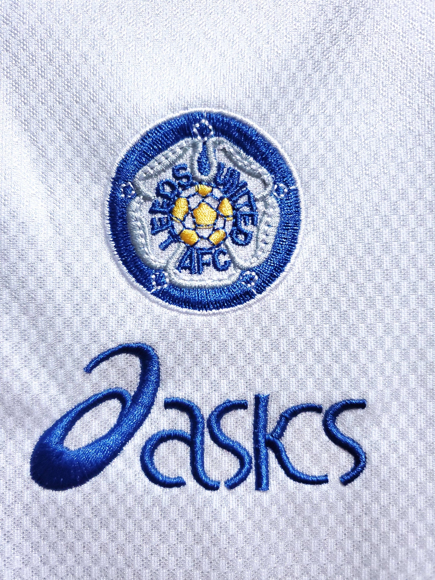 Retro Leeds United 95/96 Home Shirt Kit