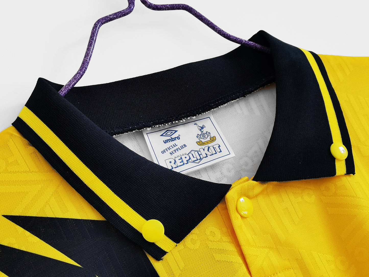 Retro 1993/94 Tottenham Hotspur Away Kit